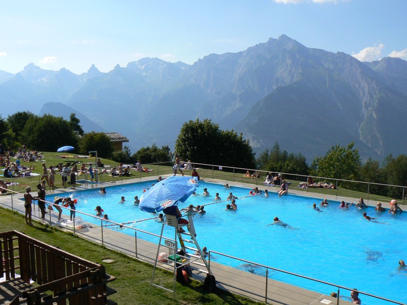 Beheizten Außenpool in Haute-Nendaz (Sommersaison)