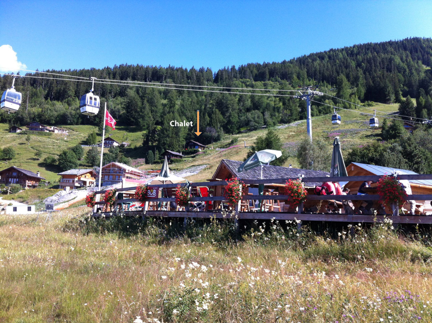 Nearby bistro Le Bob (Chalet under arrow)