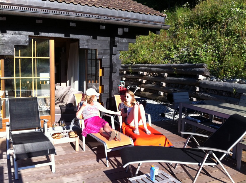 Heerlijk zonnig terras aan de woonkamer